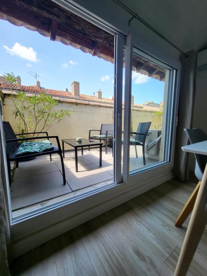 La Dolce Vita Nimoise Terrasse 100 M Des Arenes Nîmes Buitenkant foto